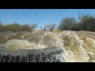 Wasserdurchfahrt im Moremi Game Reserve