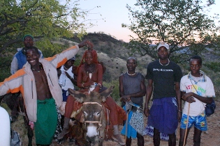Himbas und Hereros besuchen uns