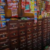 So sieht einkaufen in Nicaragua aus. Man wartet am Tresen bis man bedient wird und muss dann seine Bestellung mündlich aufgeben.
