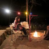 Ein schönes Lagerfeuer und gute Gespräche unter Gleichgesinnten, ach - wie ist das Reiseleben einfach schön. 
