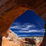 Ein Hingucker - der Wilson-Arch auf dem Weg zum Canyonlands National Park.
