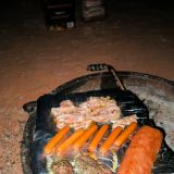 Als Aperitif gibt's frisch grilliertes Fleisch unterschiedlicher Herkunft ;-)
