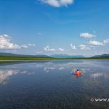 Während Anita wieder mit dem Kayak auf Erkundungstour paddelt, ...
