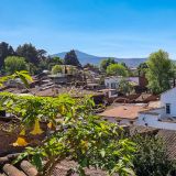 Anders als in den meisten Dörfern, werden in "Pátzcuaro" die Dächer mit roten Ziegeln gedeckt. 
