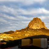 Auf unserem Weg nach Norden nehmen wir ein weiteres "Pueblo Mágico" unter die Lupe, diesmal geht es nach "Bernal". Hier ist das Magische der "Peña de Bernal", mit 433m einer der grössten Monolithen der Welt.
