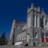 Bei "La Baie Sainte-Marie" befindet sich die imposante, aus Granit gefertigte Kirche Saint-Bernard.
