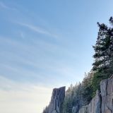 In der Nähe von "Digby" befindet sich der "Balancing Rock", eine freistehende Basaltsäule an der St. Mary's Bay. Über einen kurzen Wanderweg und 253 Holzstufen gelangt man zum Aussichtspunkt.
