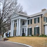 Wenn wir schon mal in "Memphis" sind, wollen wir natürlich auch "Graceland", … 
