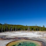 Sein kleiner Nachbar in demselben Becken ist der "West Geyser". 
