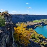 Im herzigen Städtchen "Twin Falls" legen wir einen Stopp ein und erfreuen uns einmal mehr an den schönen Herbstfarben. 
