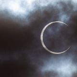 Wieder einmal mehr dürfen wir auf Reisen eine Sonnenfinsternis erleben. Zum Glück war der Himmel bedeckt, denn wir hatten keine Schutzbrillen mit dabei. 
