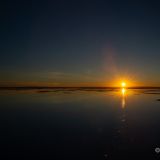 Da wir in der Nähe von den "Bonneville Salt Flats" (Salzsee) übernachtet haben, steigen wir am letzten Tag früh aus den Federn und geniessen einen wunderschönen Sonnenaufgang.
