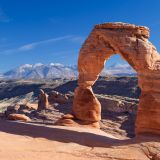Und hier sind wir schon beim Star des "Arches National Park", dem "Delicate Arch". Der Aufstieg bei diesen heissen Temperaturen hat es ganz schön in sich.
