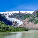 Kurz vor Stewart erreichen wir den "Bear Glacier", der mittlerweile markant zurückgegangen ist. 

