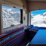 Rundumblick aus unserem Wohn-/Ess- und Schlafzimmer auf den Salmon Glacier. 
