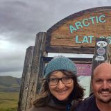 Yipppiiiieeee, Arctic Circle zum Zweiten. Vor ca. 3 Wochen war es noch einiges wärmer in diesen Breitengraden ;-). 
