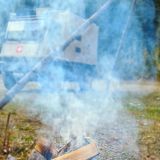 Während Roger schon mal das Abendessen vorbereitet, heute gibt es frischen Alaska-Wildlachs, …
