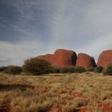 Und hier sind die Kata Tjutas (The Olgas) noch vom offiziellen Aussichtspunkt. Übrigens, das Gute wenn man von Westaustralien herkommt, muss man keine Eintrittsgebühren in den National Park bezahlen. 
