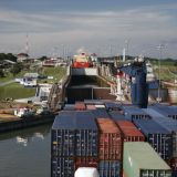 Die "Gatun" Schleuse ist die groesste von allen und verfuegt ueber 3 verschiedene Schleusenkompositionen. 
