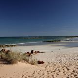 Ein Strand für uns alleine, hier ebenfalls beim "Quondong Point" im "Cape Leveque". 
