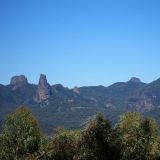 Aussicht vom White Gum Lookout auf die Felsformationen vom Warrumbungle N.P. 
