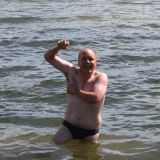 Nach drei Tagen grillen braucht Roger ein Bad, man bedenke, dass hier die Tageshöchsttemperatur bei knapp 13 Grad lag
