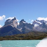 Mit dem Catamaran gehts zum Ausgangspunkt unserer Zweitages Trekking Tour zum Glaciar Grey
