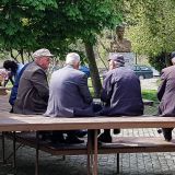 Schnappschuss auf dem Dorfplatz von Berat. 
