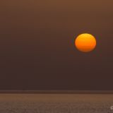 Und in Vlorë kann man den Sundowner solange geniessen, bis sich die Sonne im Meer verabschiedet. 
