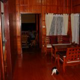 Etwas groesser als unser Bungalow... und mit neuem Haustier.
