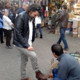 Endlich wieder saubere Schuhe... oder Selbstschutz, damit nicht jeder Schuhputzer in uns einen potenziellen Kunden sieht...

