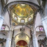Aber das Innere der Basílica sieht immer noch sehr ansprechend aus, besonders die Malereien in der Kuppel.
