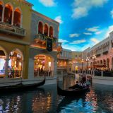 Wer noch nicht in Venedig war, bekommt hier im Venetian Hotel die richtige Atmosphäre des italienischen Hafenstädtchens vermittelt.
