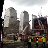Beim ehemaligen World Trade Center wird fleissig gebaut und...
