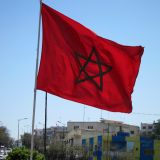 In Tanger angekommen entdecken wir die Flagge Marokkos in fast jeder Ecke.
