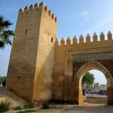 Die Tour durch die Medina von Fès beginnt am Tor zum Vorhof des Königspalast.

