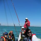 Segelspass mit Competent Crew Quinton, Anna, Kerry und unserem Instruktur Rudi (hinten rechts)
