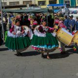 Irgendwie tönt das Ganze ein bisschen wie bei uns während der Fasnacht, wenn die Guggenmusiken loslegen. 
