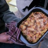 Selbstgemachter Kartoffelgratin sogar mit Kruste. Vielen Dank an Claudia für den super Tipp mit der Alufolie. :-)
