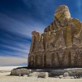 Die härteste Langstrecken-Rallye DAKAR führt ebenfalls über den Salar de Uyuni und dann weiter durch Bolivien. 
