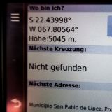 Gehört sicherlich zu den höchsten Grenzposten der Welt. Auf 5'045m ü.M. müssen wir ...
