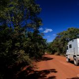 Los geht's! Wir befahren mit der "Estrada do Parque" eine Piste, welche durch das südliche Pantanal führt. 
