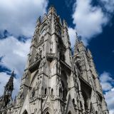 Die beiden Türme der Iglesia de la Basílìca del Voto Nacional. Wer schwindelfrei ist ...
