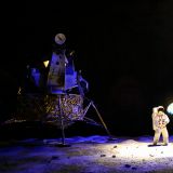 Hier bekommen die Verschwörungs-Theoretiker neuen Aufschwung. Sind die Amerikaner gar nie auf dem Mond gewesen und wurde das Foto auf der Erde gefälscht?
