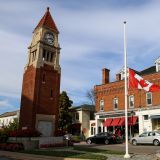 Nach zwei Terroranschlägen innerhalb von einer Woche wehen die Fahnen auf Halbmast, hier in Niagara on the Lake. 
