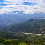 Auf der anderen Seite des "Parque Nacional del Chicamocha" erhascht man einen schönen Ausblick über die Schlucht und die unzähligen Kurven, welche wir zuvor mit dem Auto hoch gefahren sind.
