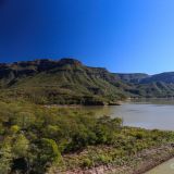 Blick auf den Stausee des Rio Chinipas.
