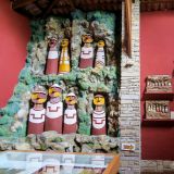 Das Museum von Leymebamba hat mehr als nur diese Mumien-Nachbildungen zu bieten. Über 200 Mumien sind hier in einem Raum ausgestellt. Doch leider dürfen keine Fotos gemacht werden. Da muss wohl jeder selber hingehen und nachschauen. Aber es lohnt sich - denn sie sind ganz schön gruselig!
