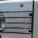 Einer unserer vielen Risse in der Stossstange, nachdem uns der Bus gerammt hat. 
