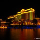 Und diesmal das Caesars Hotel bei Nacht.
